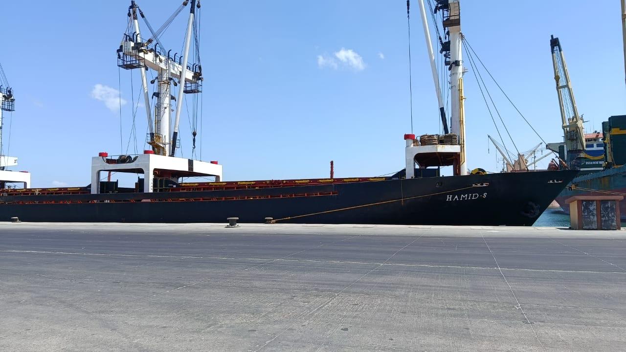 Grain vessel discharge